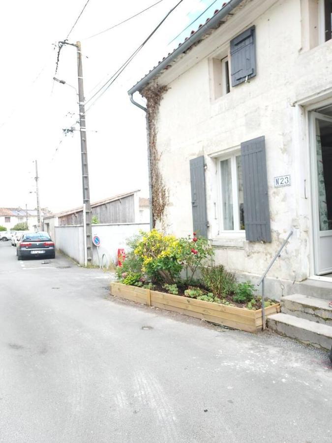 Maisonnette Saintes Esterno foto